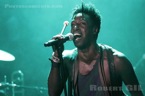 SAUL WILLIAMS - 2011-11-03 - PARIS - La Cigale - 